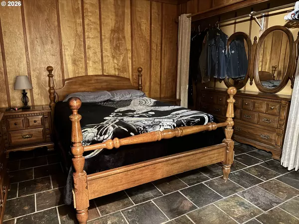 Reedsport, OR 97467,423 CAMELLIA CT