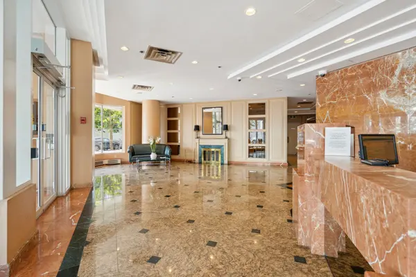 Toronto C01, ON M5J 2N6,251 Queens Quay W #504