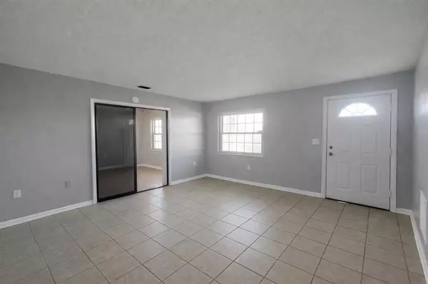 Lake Wales, FL 33898,2300 Linda St