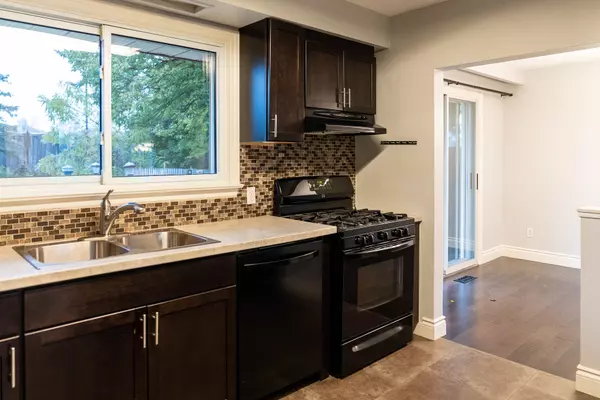 Barrie, ON L4M 2W9,48 Ottaway AVE