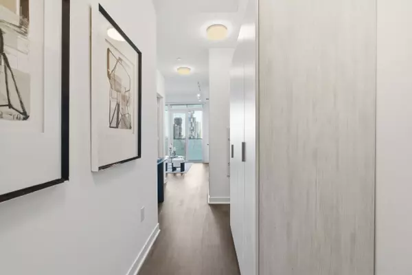 Mississauga, ON L5B 0M3,3900 Confederation Pkwy #1811