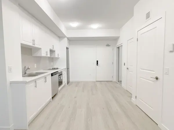 Hamilton, ON L8E 0L5,461 Green RD #610