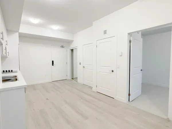 Hamilton, ON L8E 0L5,461 Green RD #610