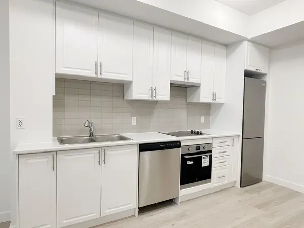 Hamilton, ON L8E 0L5,461 Green RD #610