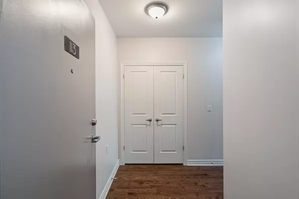 Barrhaven, ON K2J 4H3,3684 Fallowfield RD #113