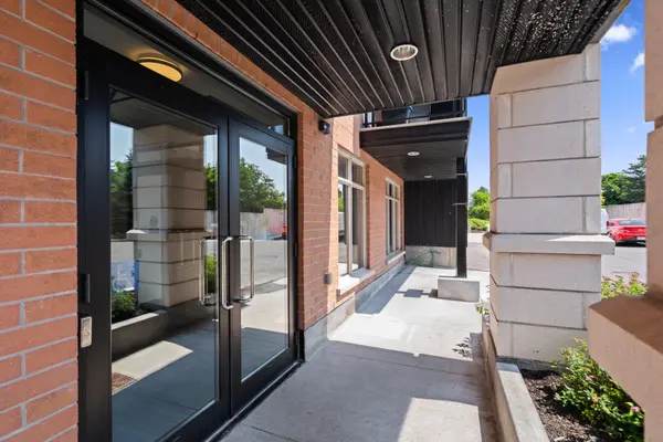 Barrhaven, ON K2J 4H3,3684 Fallowfield RD #113