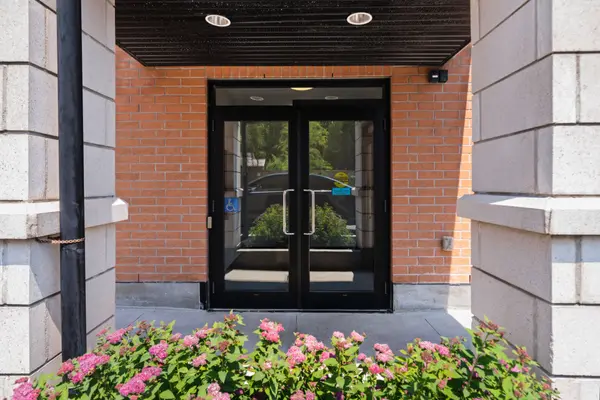 Barrhaven, ON K2J 4H3,3684 Fallowfield RD #113