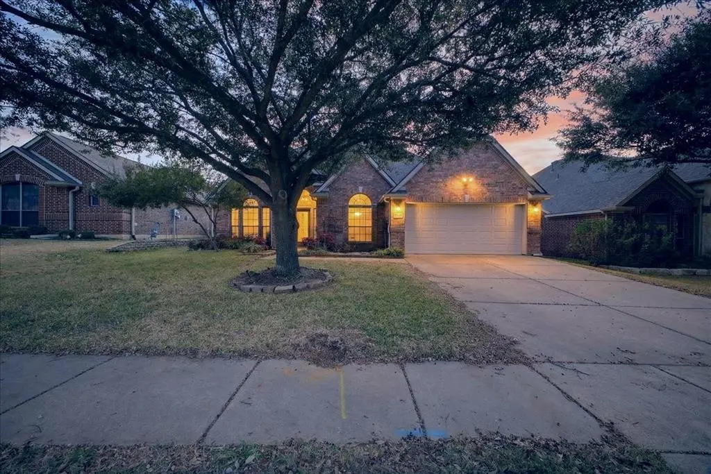 Burleson, TX 76028,829 Greenwood Drive