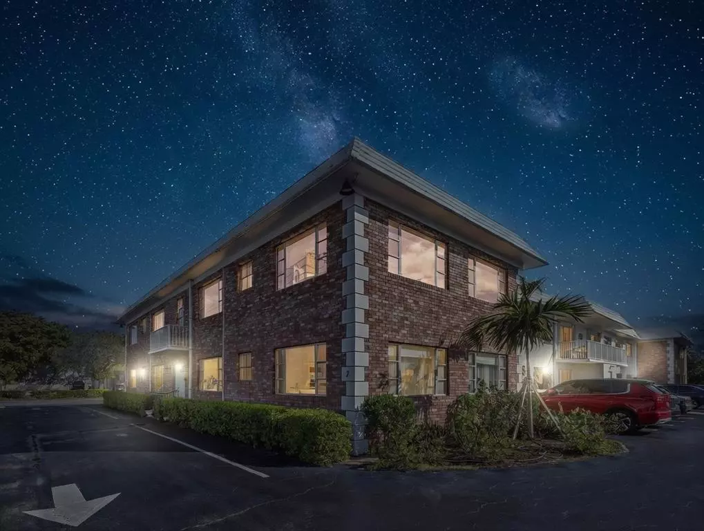 Pompano Beach, FL 33060,310 S Cypress Rd #701