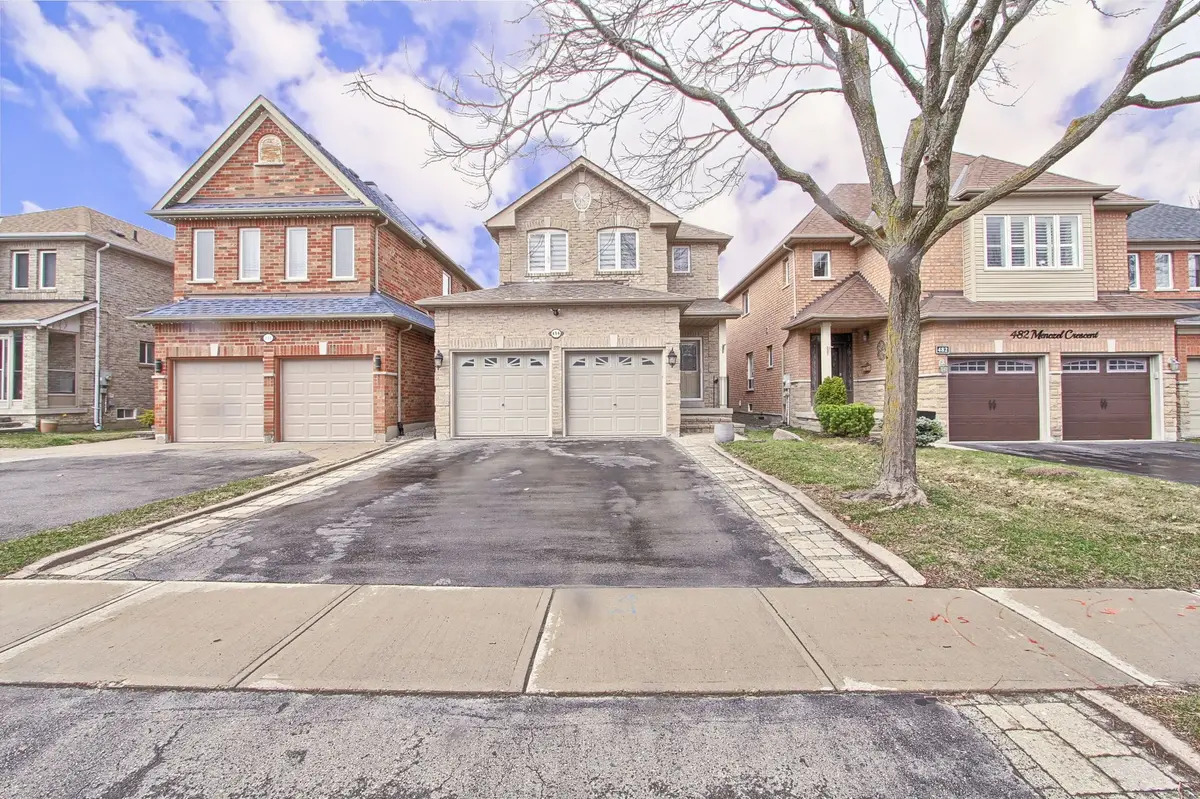 Newmarket, ON L3X 2P6,484 Menczel CRES