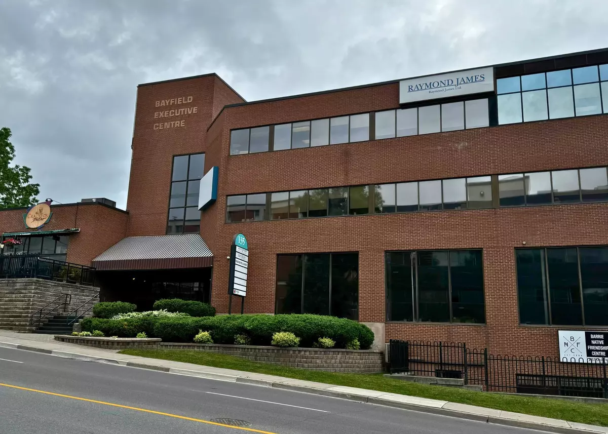 Barrie, ON L4M 3B3,135 Bayfield ST #301
