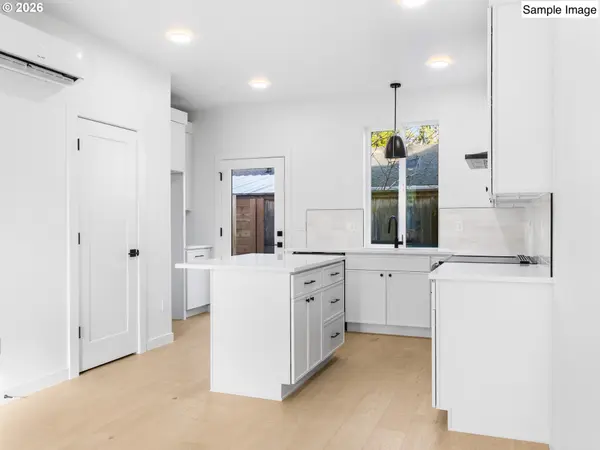 Portland, OR 97206,5941 SE 60th AVE