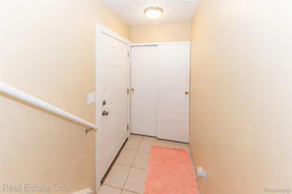 South Lyon, MI 48178,61186 Greenwood DR #36