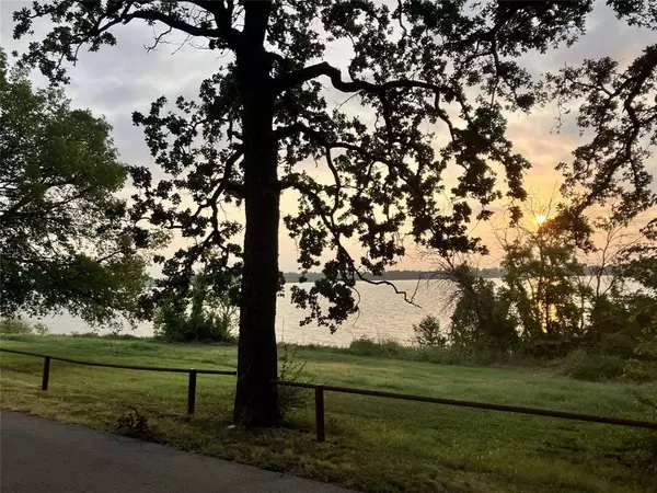 Denton, TX 76208,5200 Lake shore Lane #29