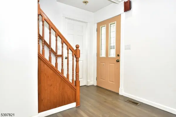 Ridgewood Village, NJ 07450,660 Arcadia Rd