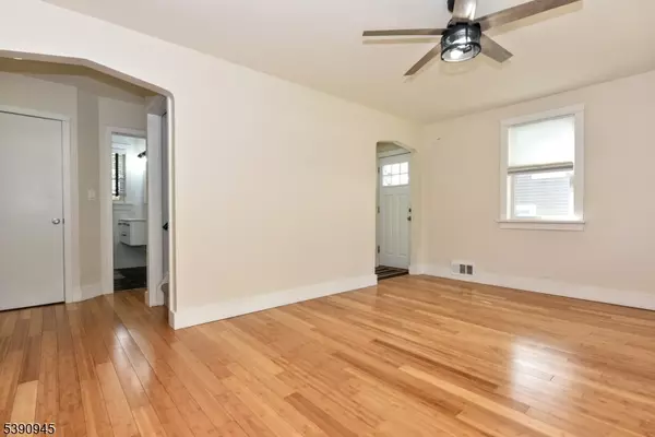 Waldwick Boro, NJ 07463,66 Waldwick Ave