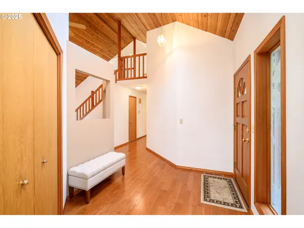 Mc Minnville, OR 97128,14355 NW PHEASANT HILL LN