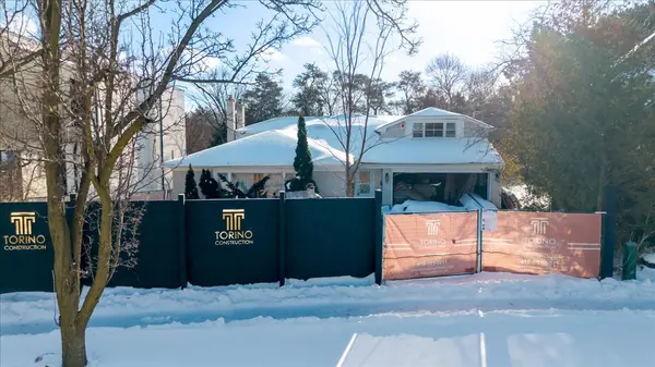 Toronto C12, ON M2P 1Y9,11 Montressor DR