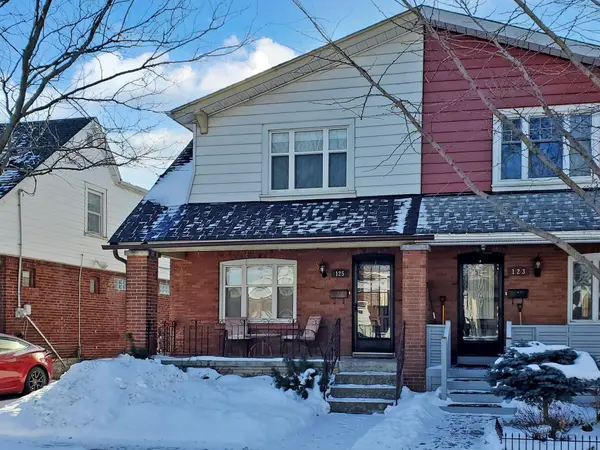 Toronto E03, ON M4J 1X8,125 Aldwych AVE