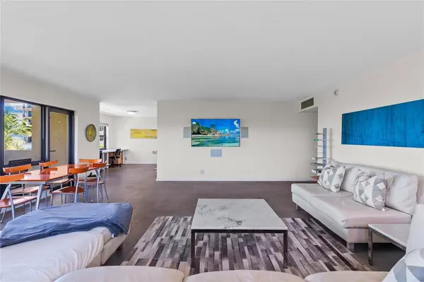 Lauderdale By The Sea, FL 33308,4900 N Ocean Blvd #416