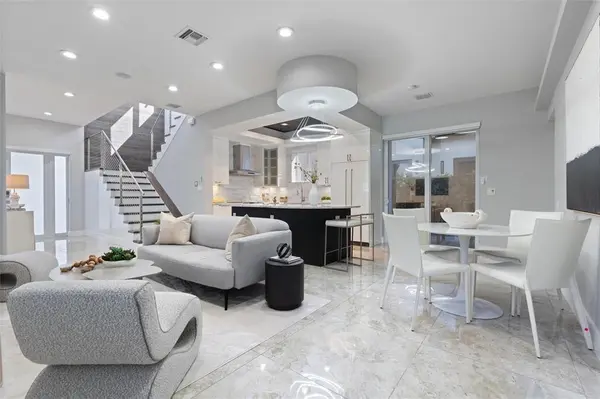 Fort Lauderdale, FL 33304,743 NE 17th Way