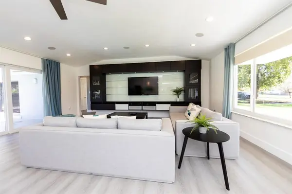 North Miami, FL 33161,475 NE 142nd St