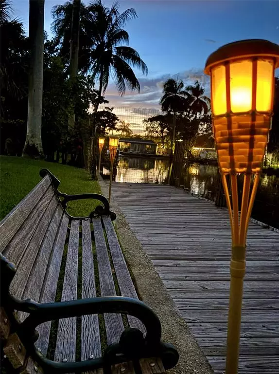 Hollywood, FL 33020,2705 Scott St