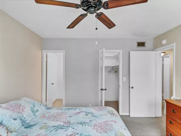 Pompano Beach, FL 33060,310 S Cypress Rd #701