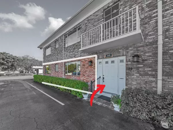 Pompano Beach, FL 33060,310 S Cypress Rd #701