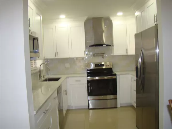 2588 N Carambola Cir N., Coconut Creek, FL 33066