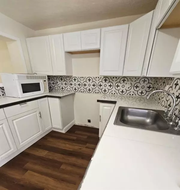 Miami, FL 33147,1717 NW 69 St.