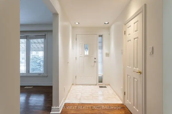 Toronto W09, ON M9R 1J5,28 Paragon RD #Main