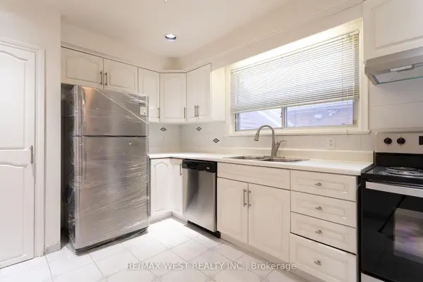 Toronto W09, ON M9R 1J5,28 Paragon RD #Main