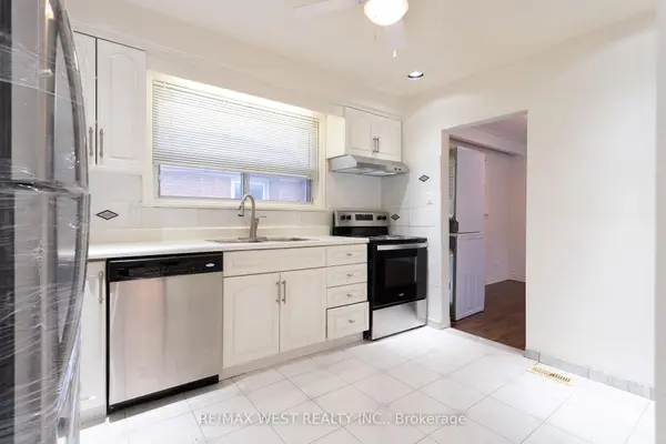 Toronto W09, ON M9R 1J5,28 Paragon RD #Main