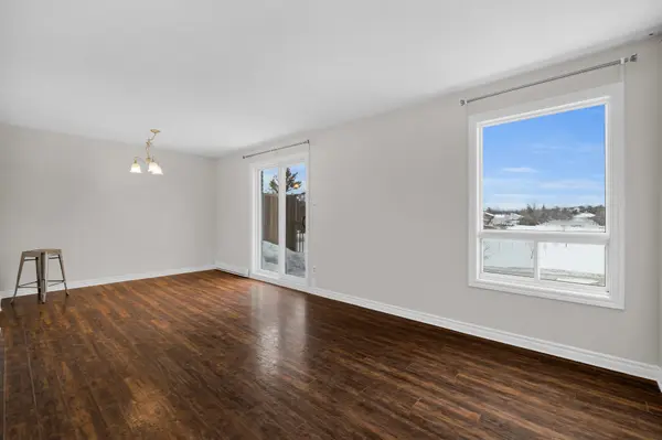 Blossom Park - Airport And Area, ON K1T 2S6,3070 Councillor's WAY #F