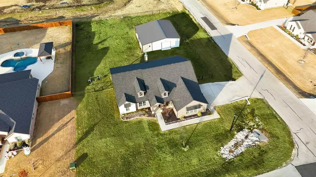 104 Oak Grove Drive, Rhome, TX 76078