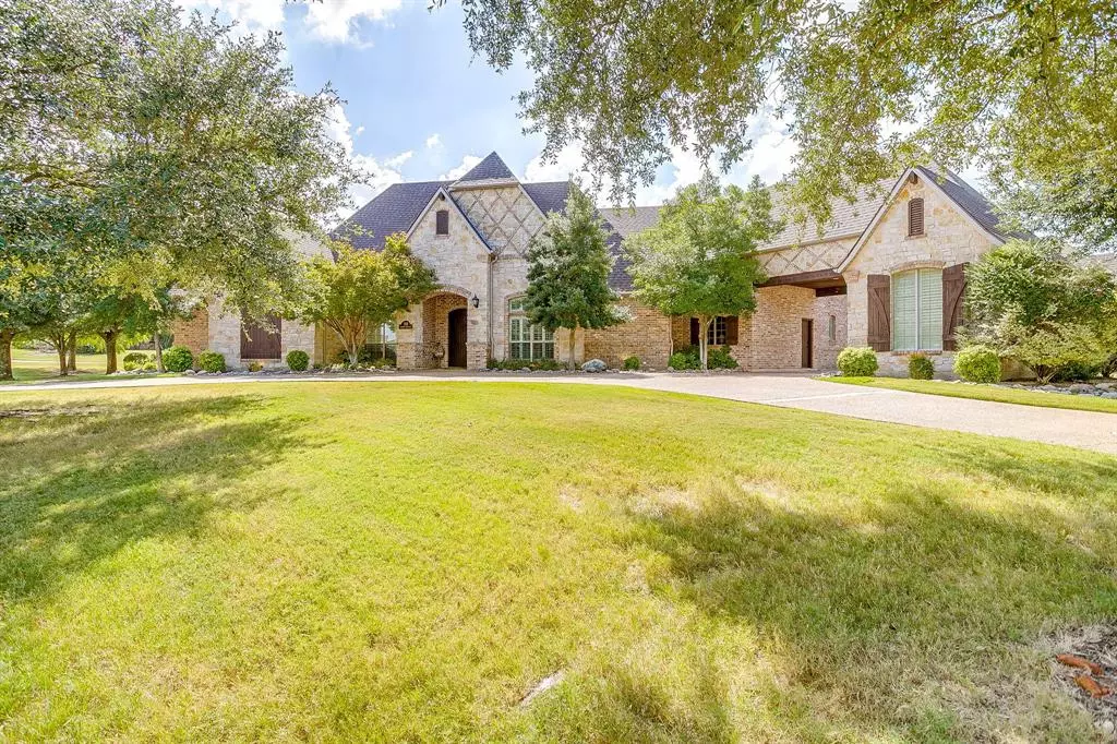 Burleson, TX 76028,155 Country Vista Circle