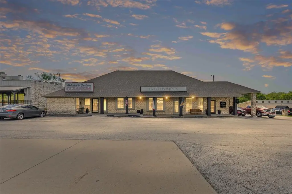 621 N FM 1187, Aledo, TX 76008
