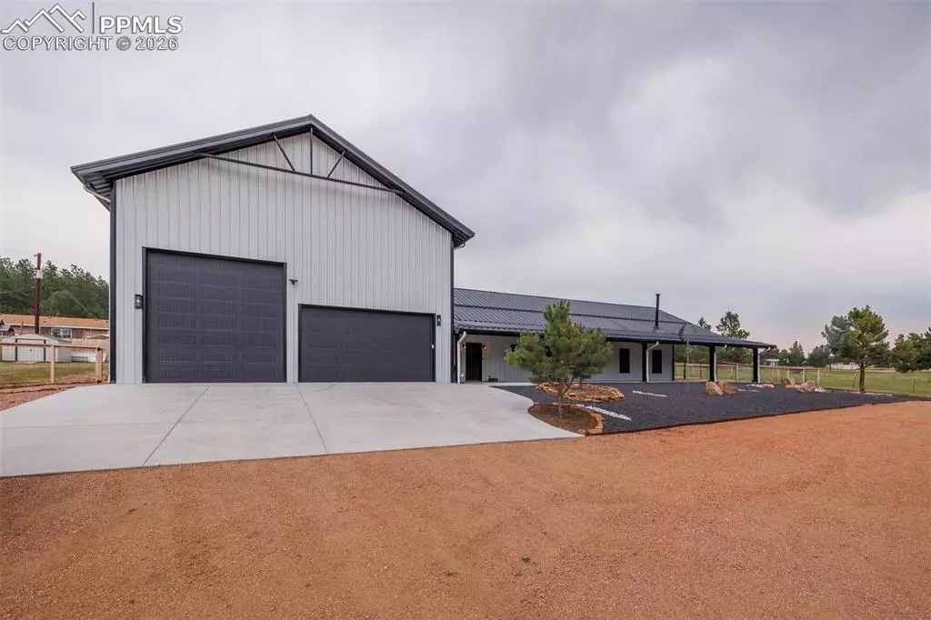 Florissant, CO 80816,412 Obsidian DR