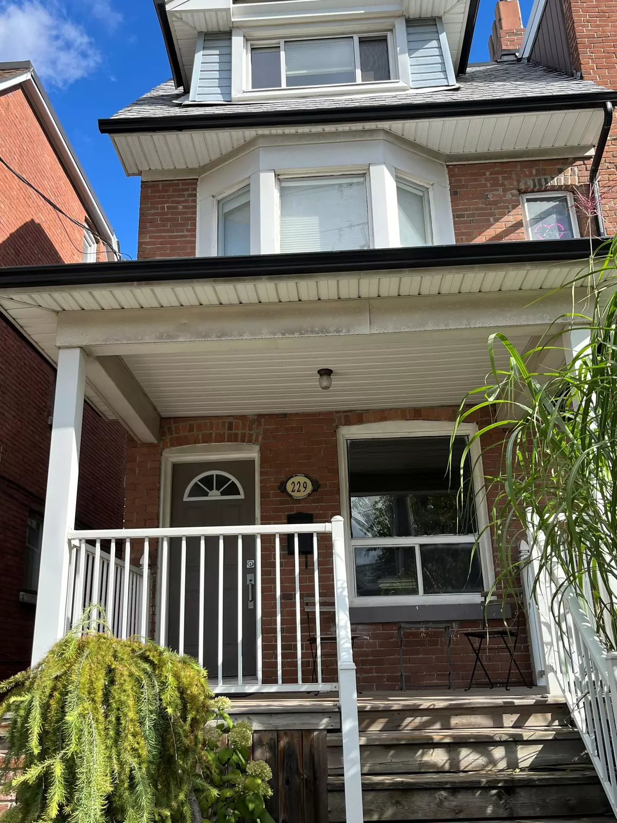 Toronto E02, ON M4L 3P3,229 Woodbine AVE #Basement