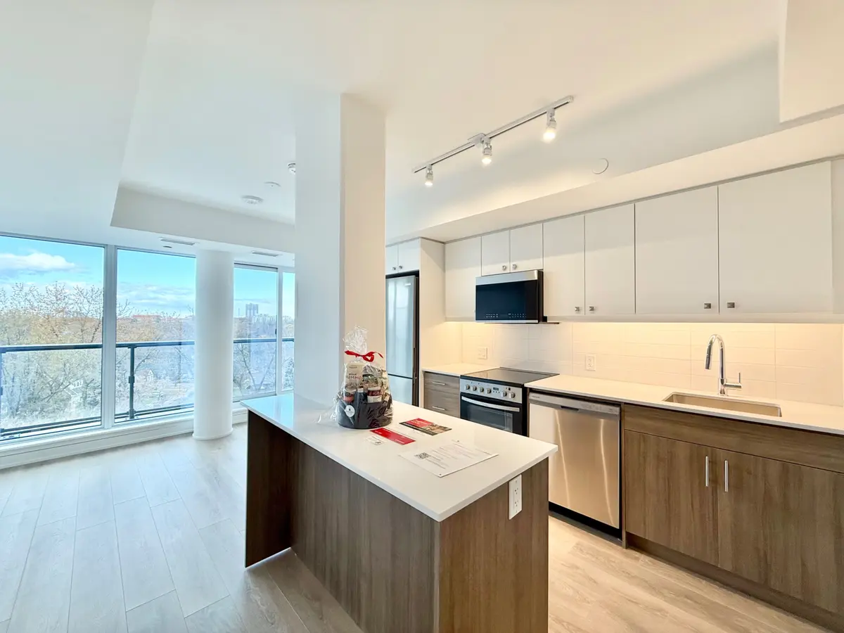 Toronto E06, ON M1N 0C7,2 Manderley DR #603