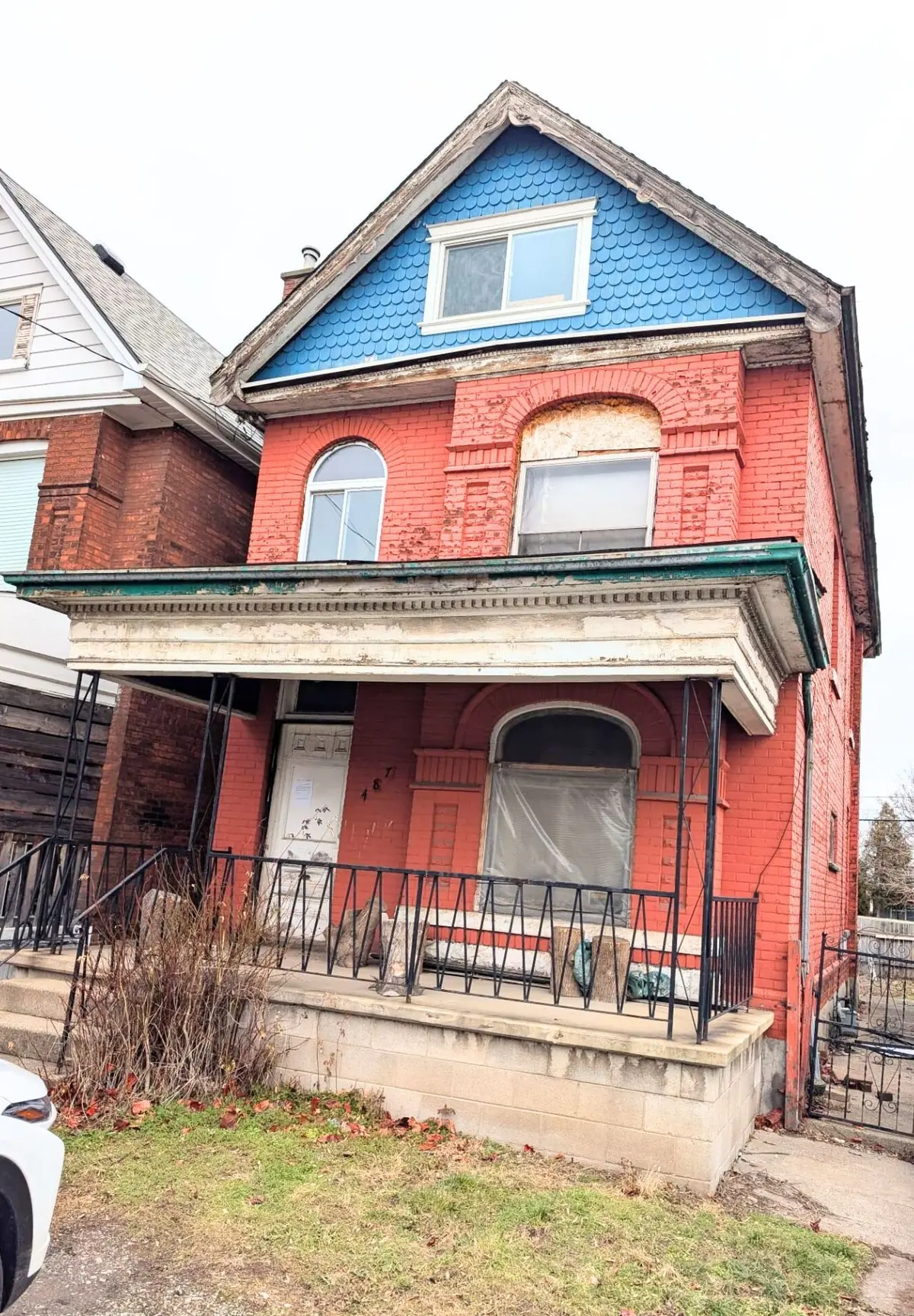 Hamilton, ON L8L 1R2,487 King William ST