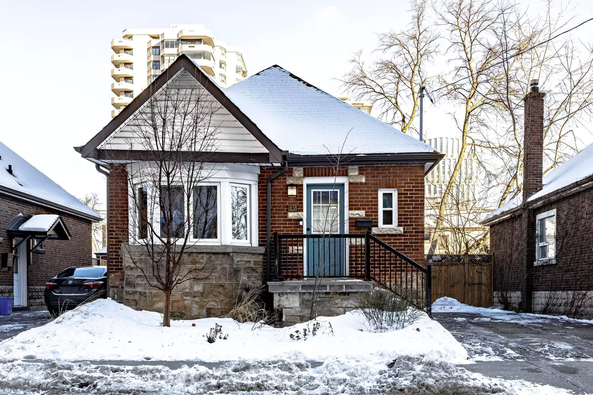 Hamilton, ON L8P 1R1,136 Hunter ST W