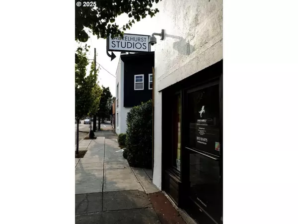 Portland, OR 97232,3331 NE SANDY BLVD