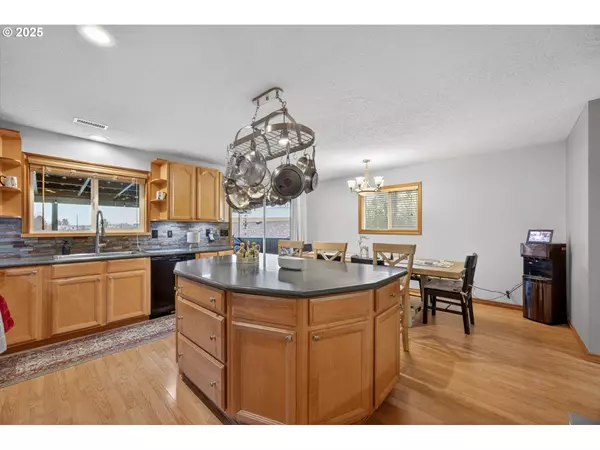 Molalla, OR 97038,30142 S MEADOWBROOK LN