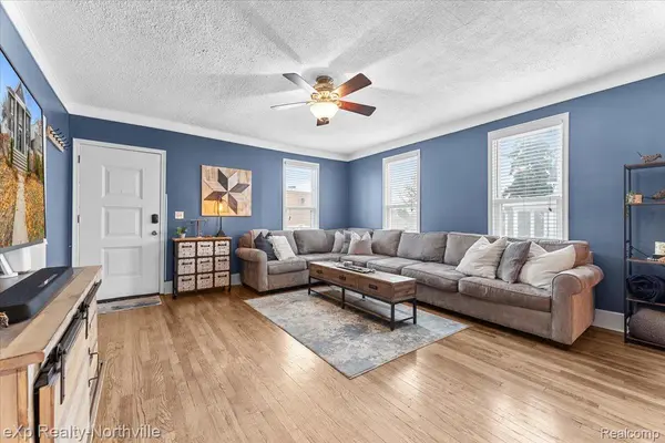 Plymouth, MI 48170,123 N Union ST