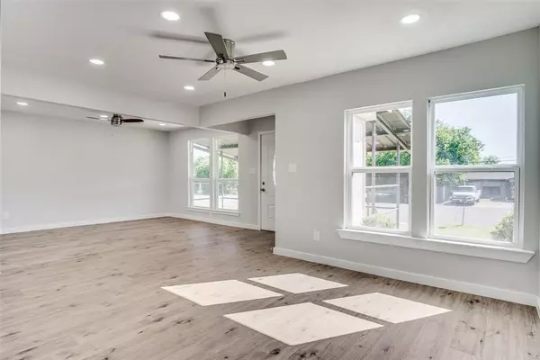 Granbury, TX 76048,107 N Cherry Lane