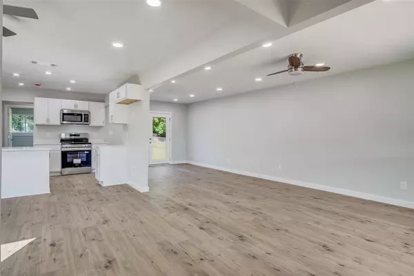 Granbury, TX 76048,107 N Cherry Lane