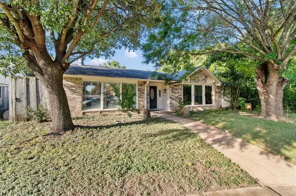 Dallas, TX 75249,9853 Sophora Circle