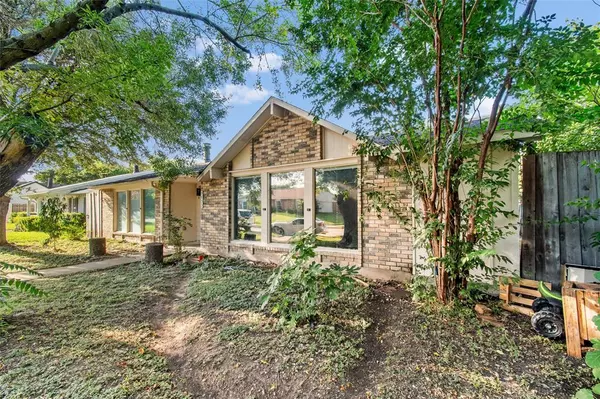 Dallas, TX 75249,9853 Sophora Circle